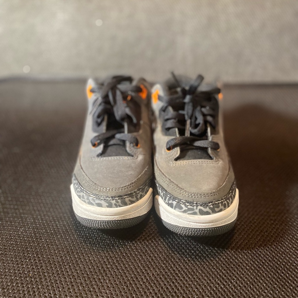 Toddlers Jordan’s shoes that’s in perfect condition